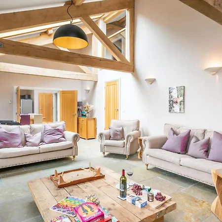 Holiday home Brockram Barn